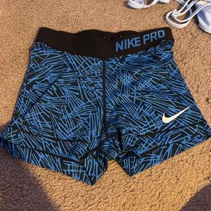 xsmall nike pros
